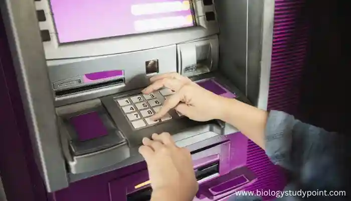 How to withdraw money from atm card